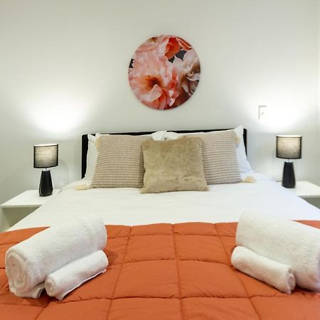 Modern City Living By Latimer Square, Cathedral Apartment ไครสต์เชิร์ช ภายนอก รูปภาพ