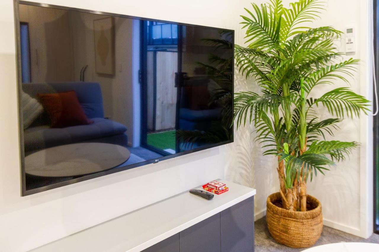 Modern City Living By Latimer Square, Cathedral Apartment ไครสต์เชิร์ช ภายนอก รูปภาพ